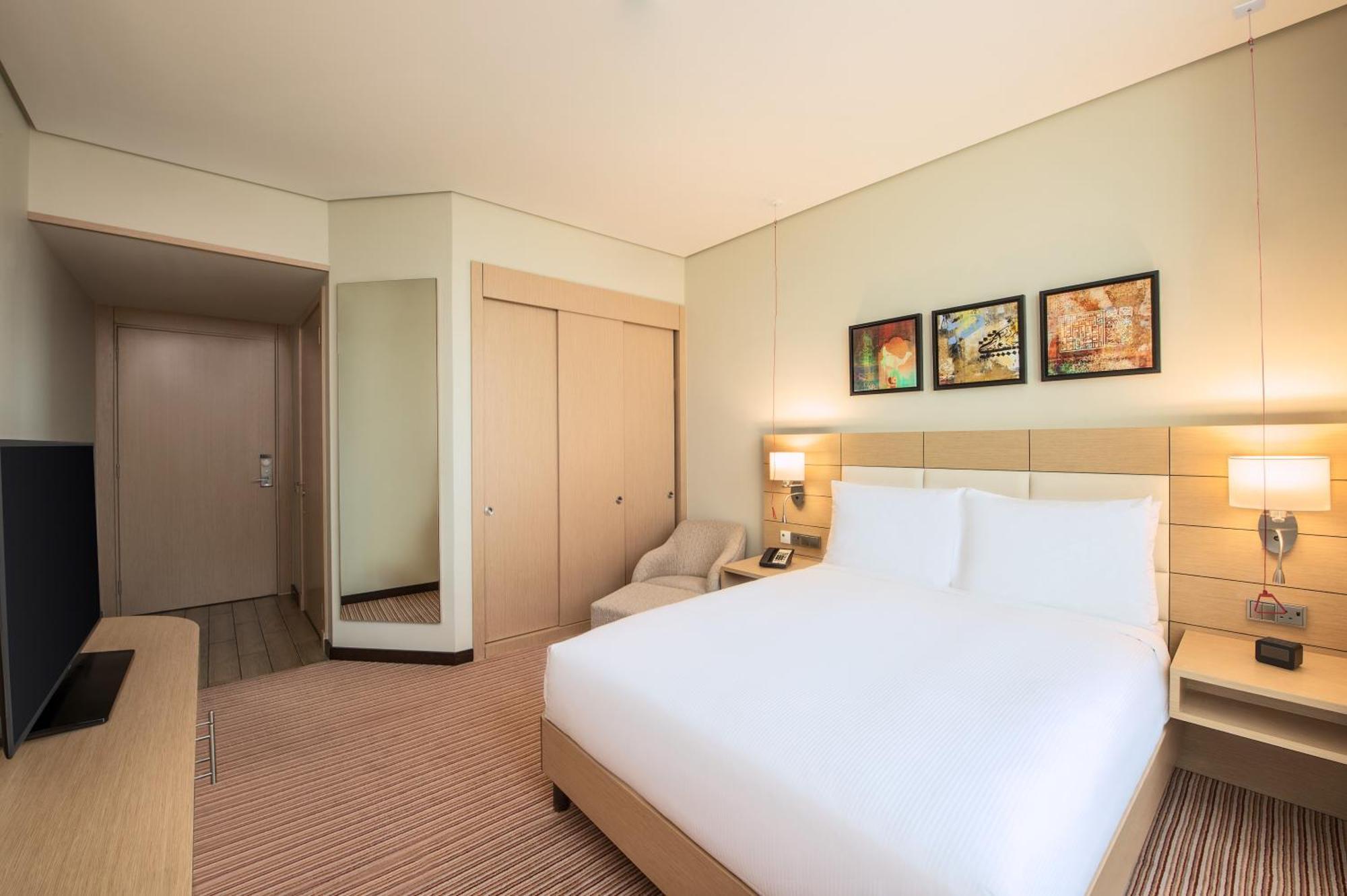 Hilton Garden Inn Эль-Хубар Экстерьер фото