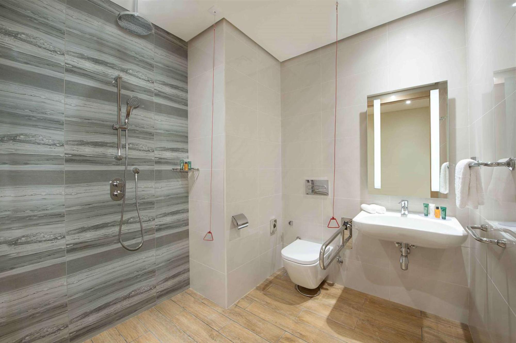 Hilton Garden Inn Эль-Хубар Экстерьер фото