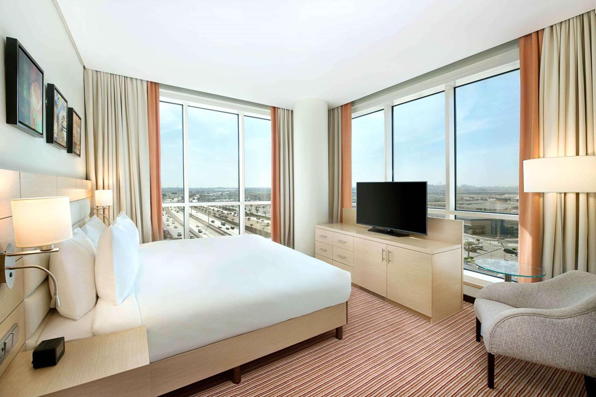 Hilton Garden Inn Эль-Хубар Экстерьер фото