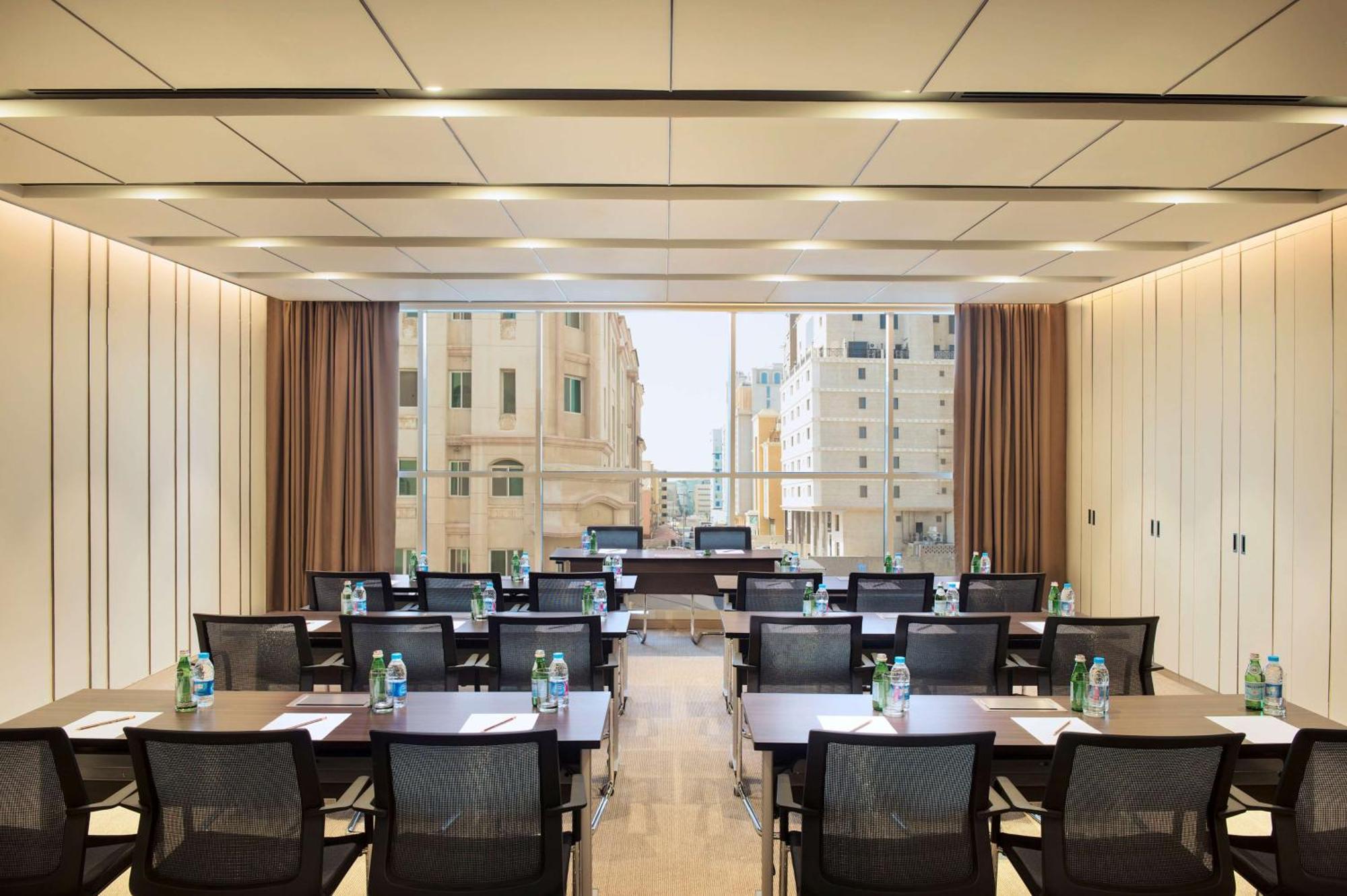 Hilton Garden Inn Эль-Хубар Экстерьер фото